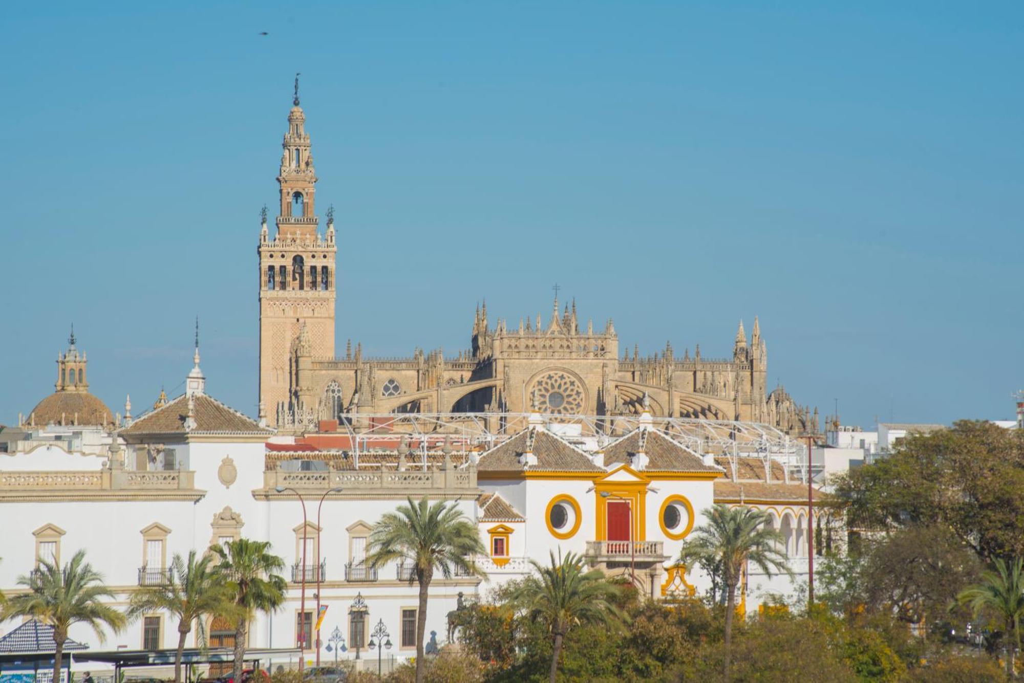 Apartamentos Luxury Puente De Triana Sevilla Dış mekan fotoğraf