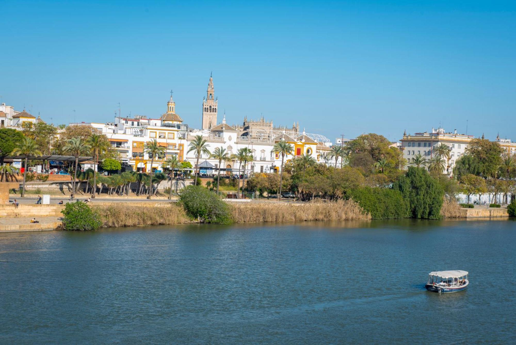 Apartamentos Luxury Puente De Triana Sevilla Dış mekan fotoğraf