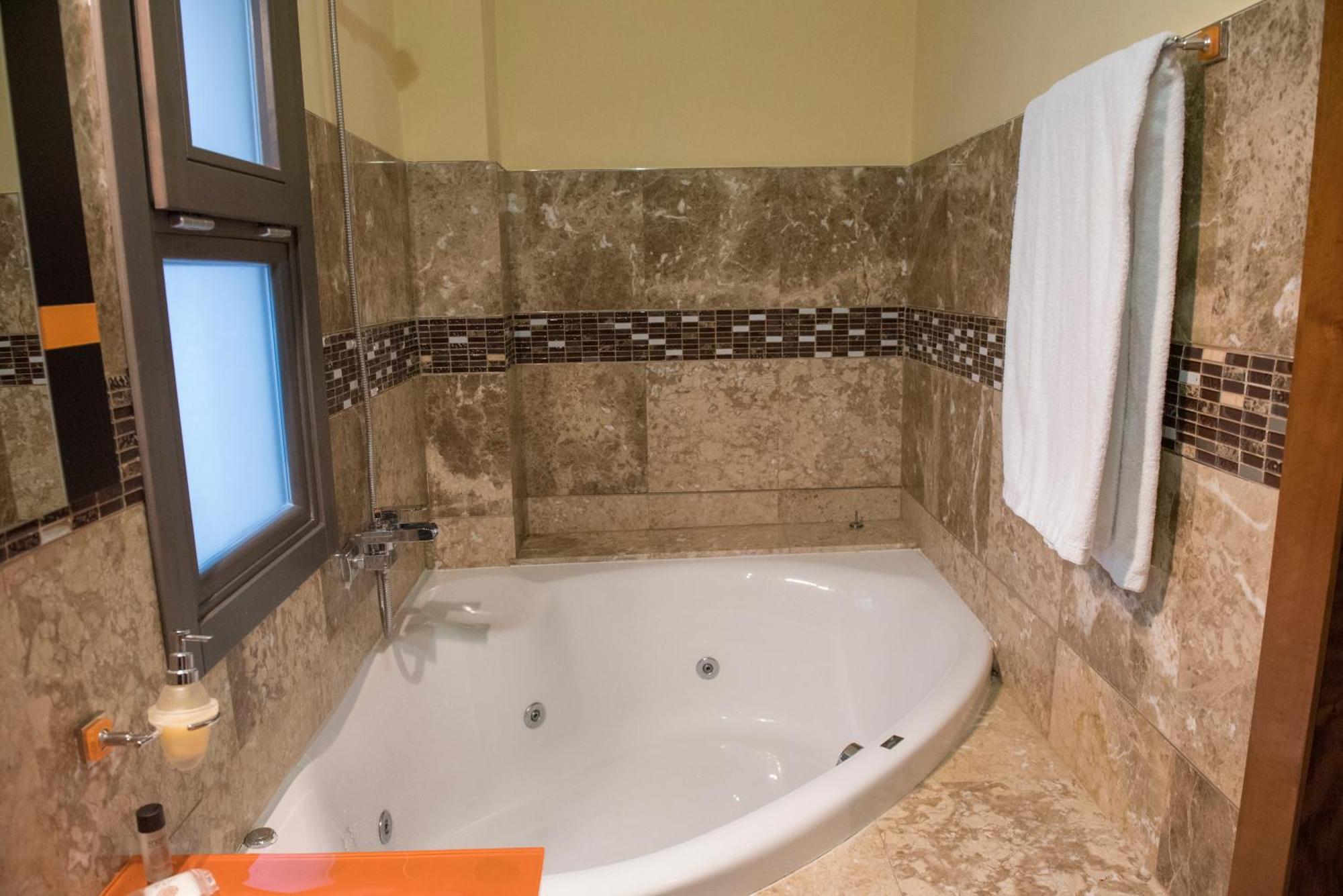 Apartamentos Luxury Puente De Triana Sevilla Dış mekan fotoğraf