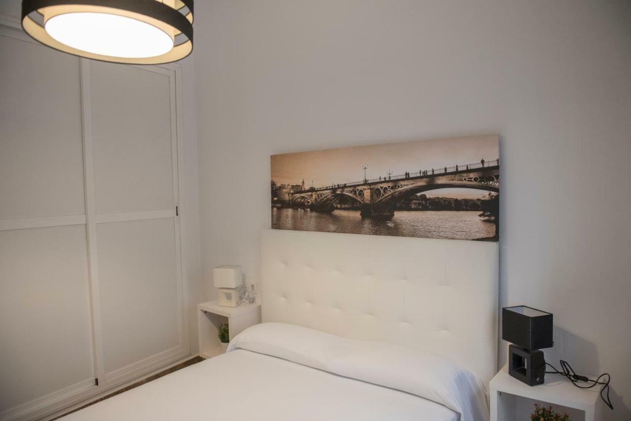 Apartamentos Luxury Puente De Triana Sevilla Dış mekan fotoğraf