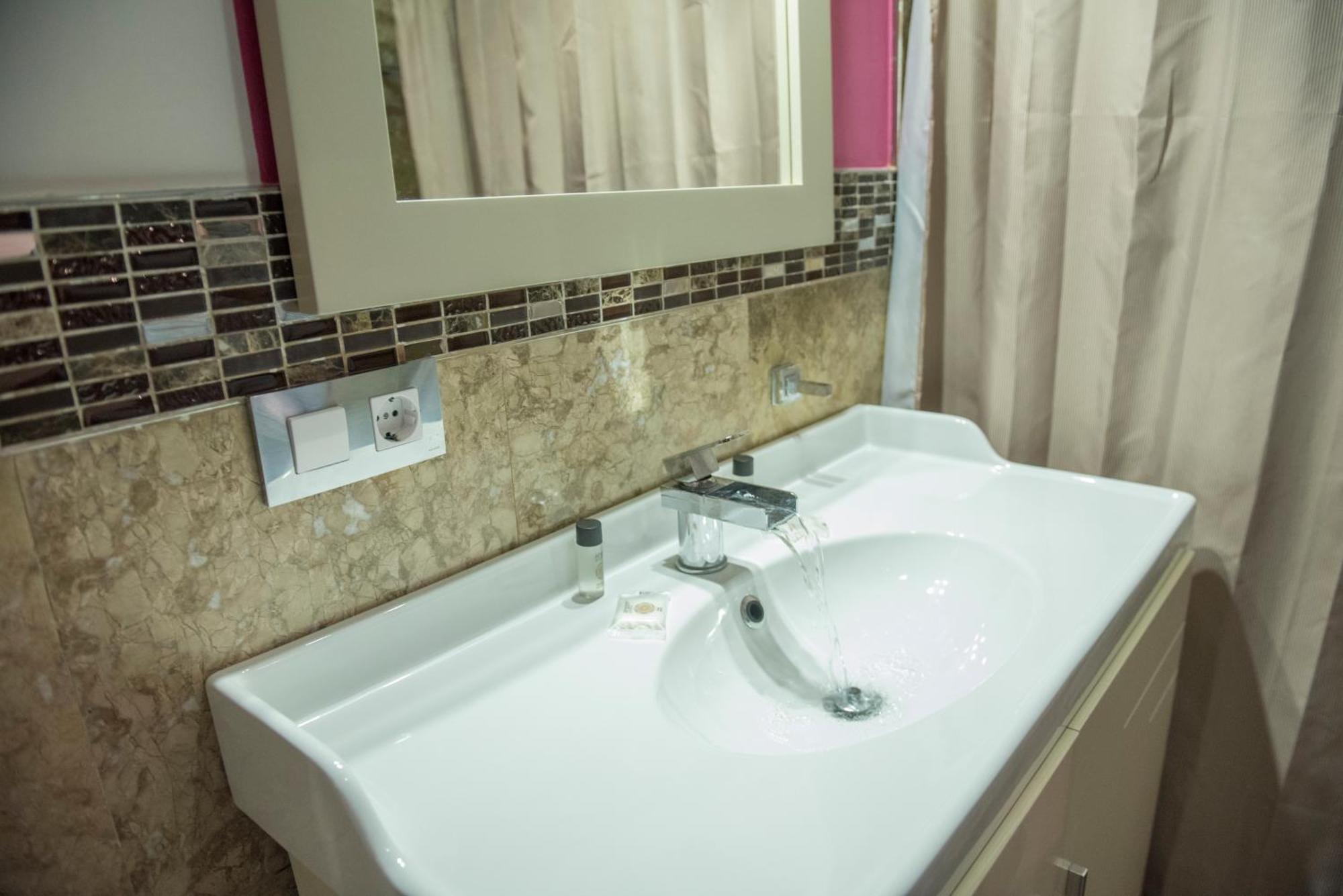 Apartamentos Luxury Puente De Triana Sevilla Dış mekan fotoğraf